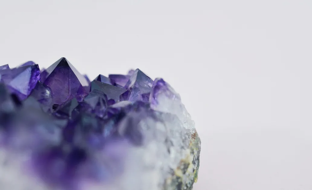close-up photo of purple geode